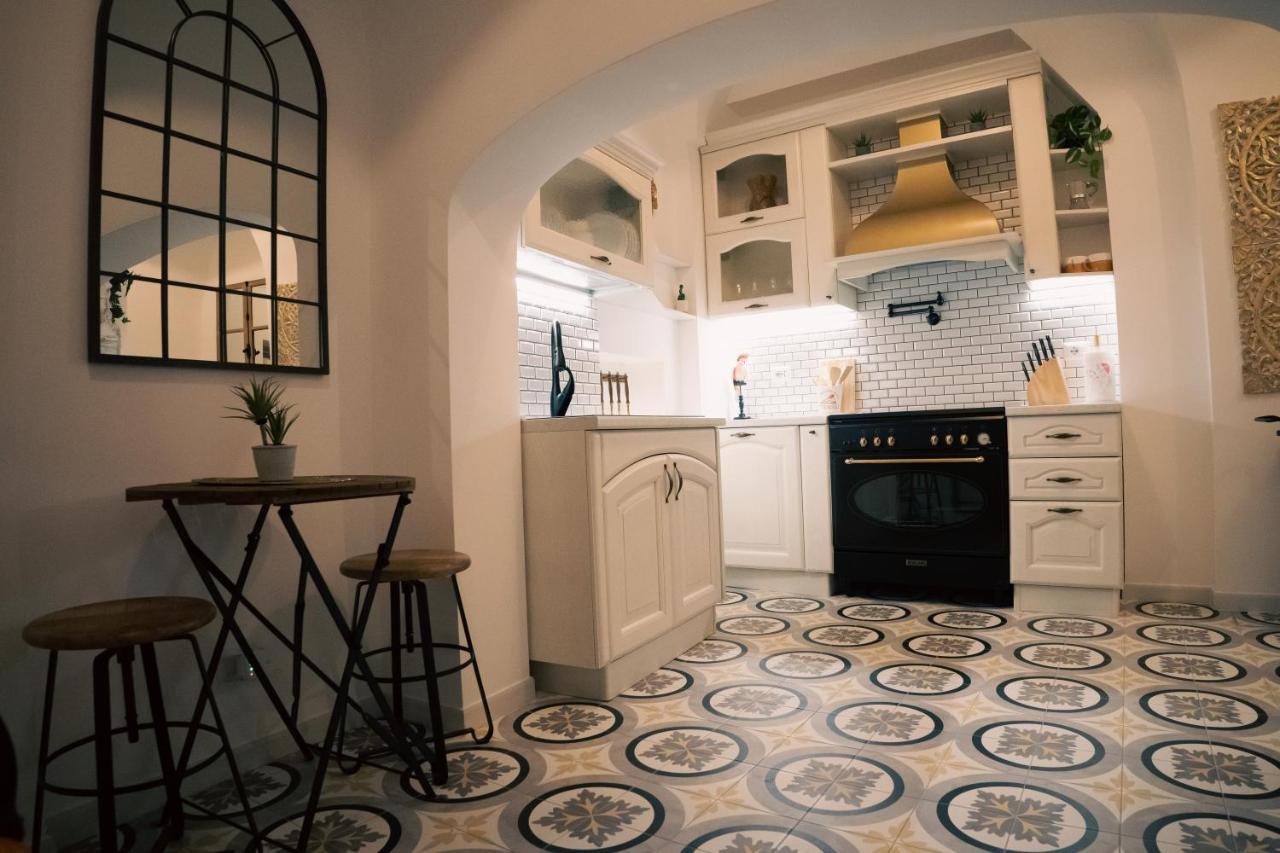 The Duchess'S View - New! Luxurious Flat In Historical Centre 115 Sq M, 3Min Walk To Cala Porto Beach And Private Parking Polignano a Mare Zewnętrze zdjęcie
